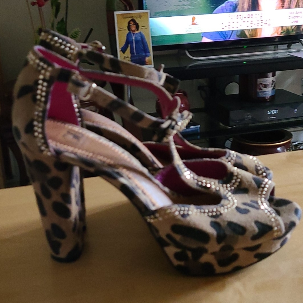 Accessories - Picture 2 of 4